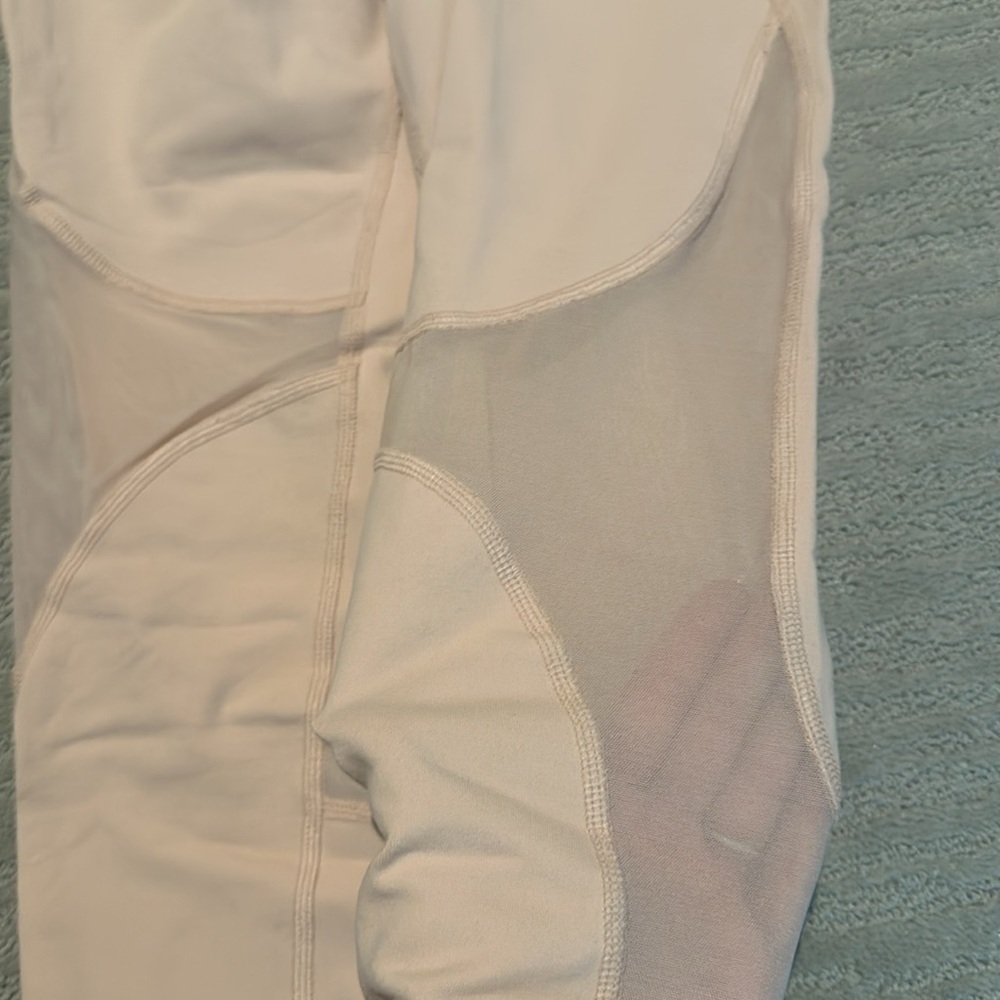 Alo Peach Leggings​​​​​​​ - Picture 2 of 5